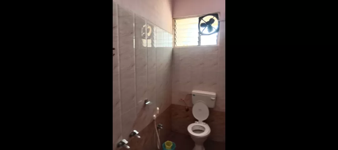 228_bathroom-1.jpeg