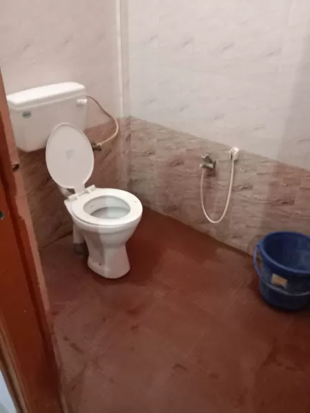 229_bathroom-2.jpeg
